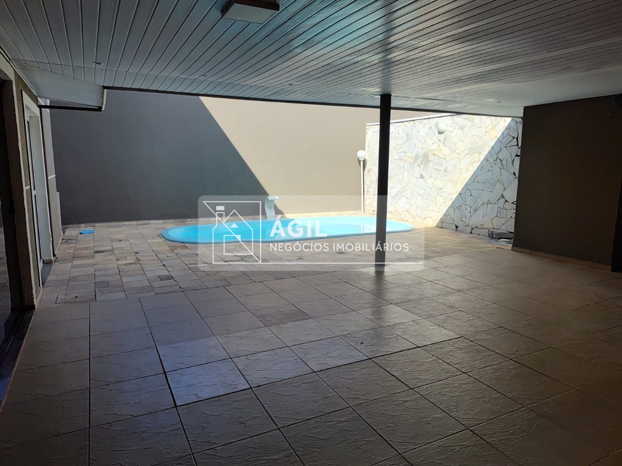 Aluga-se Casa em Condomínio - Villa Branca - Condomínio Quintas do Villa Branca - 4 Dormitórios