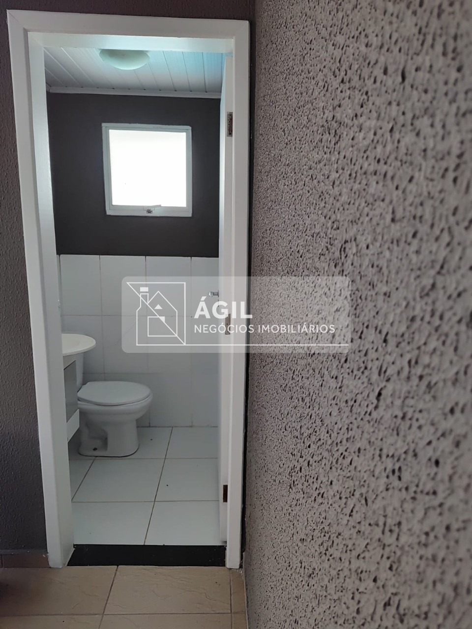 Aluga-se Casa em Condomínio - Villa Branca - Condomínio Quintas do Villa Branca - 4 Dormitórios