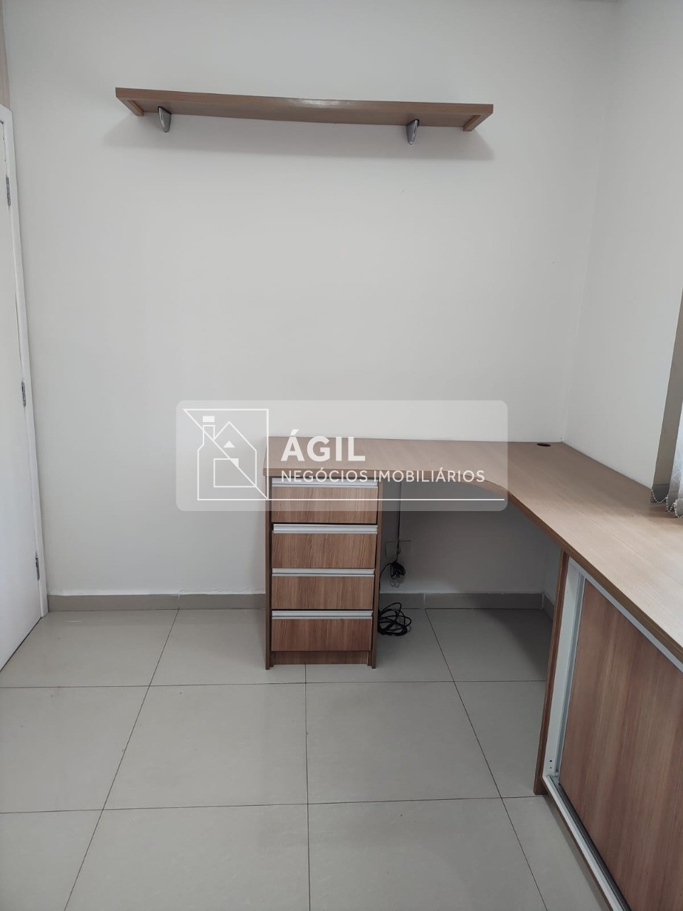 Aluga-se Casa em Condomínio - Villa Branca - Condomínio Quintas do Villa Branca - 4 Dormitórios