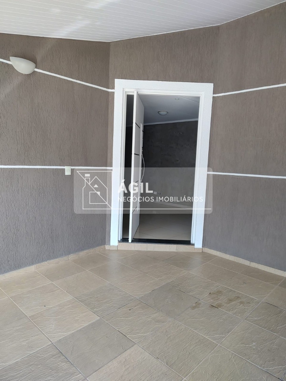 Aluga-se Casa em Condomínio - Villa Branca - Condomínio Quintas do Villa Branca - 4 Dormitórios
