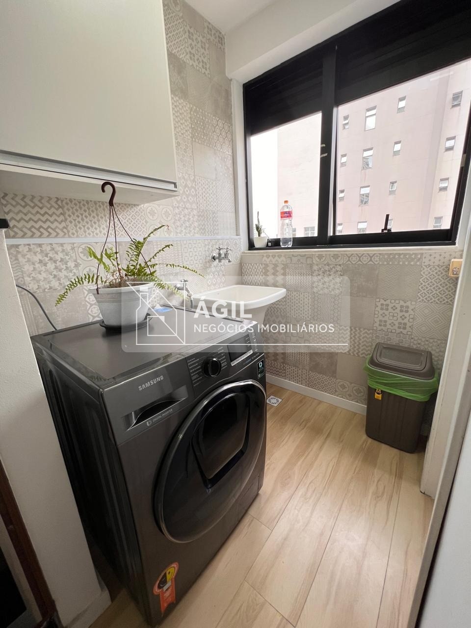 Apartamento à venda no Parque Residencial Aquarius, São José dos Campos - SP: 1 quarto, 1 suíte, 2 salas, 2 banheiros, 1 vaga - Imperdível!