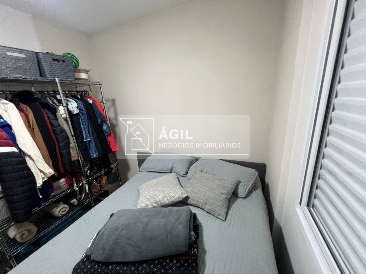 Imperdível oportunidade de apartamento à venda em São José dos Campos - Jardim Satélite! 2 quartos, sala, banheiro, vaga de garagem.