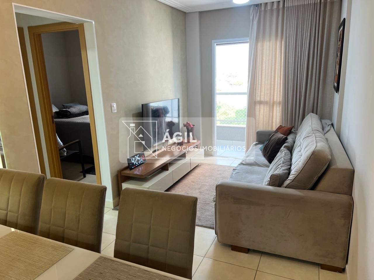 Imperdível oportunidade de apartamento à venda em São José dos Campos - Jardim Satélite! 2 quartos, sala, banheiro, vaga de garagem.