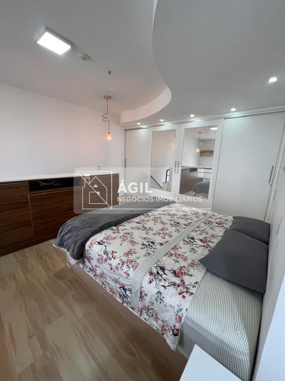 Apartamento à venda no Parque Residencial Aquarius, São José dos Campos - SP: 1 quarto, 1 suíte, 2 salas, 2 banheiros, 1 vaga - Imperdível!