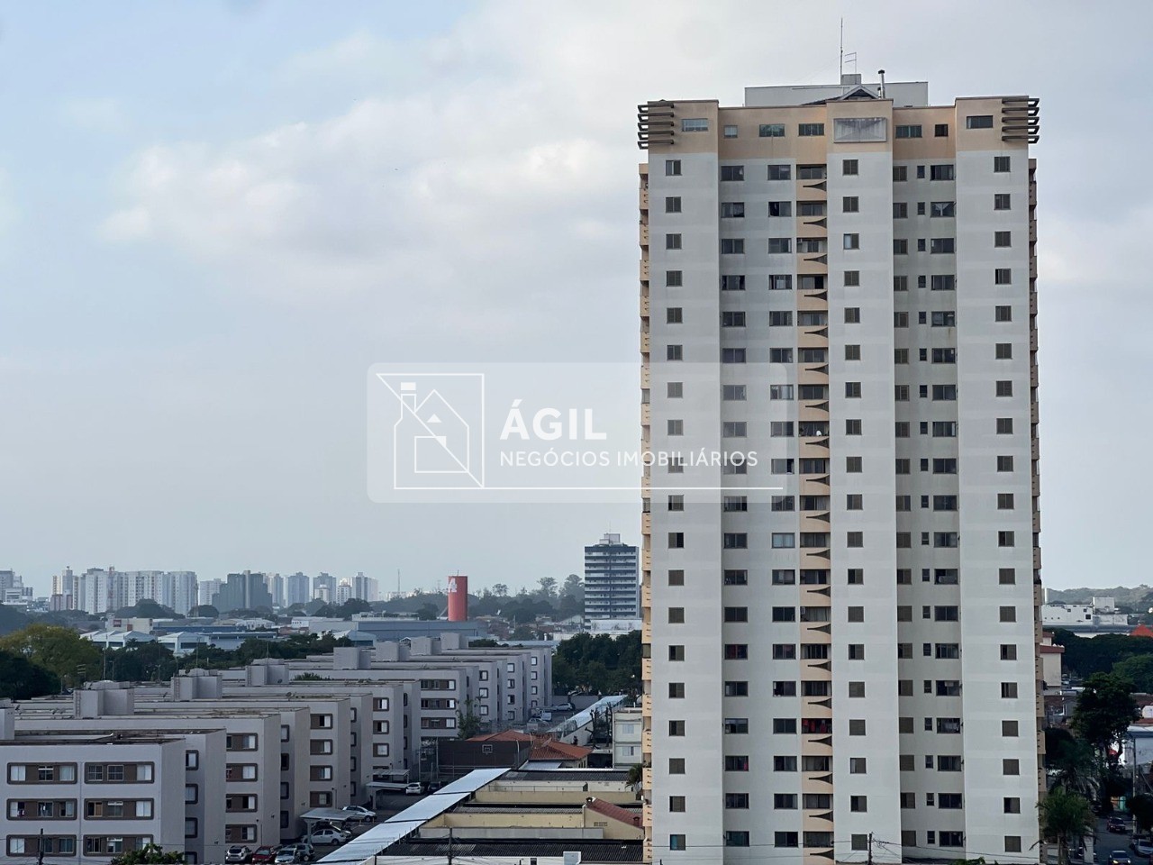 Imperdível oportunidade de apartamento à venda em São José dos Campos - Jardim Satélite! 2 quartos, sala, banheiro, vaga de garagem.