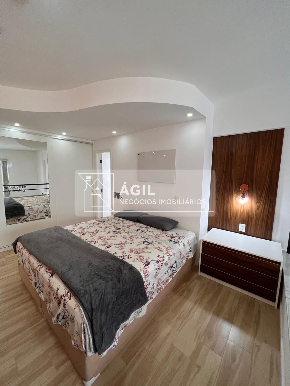 Apartamento à venda no Parque Residencial Aquarius, São José dos Campos - SP: 1 quarto, 1 suíte, 2 salas, 2 banheiros, 1 vaga - Imperdível!