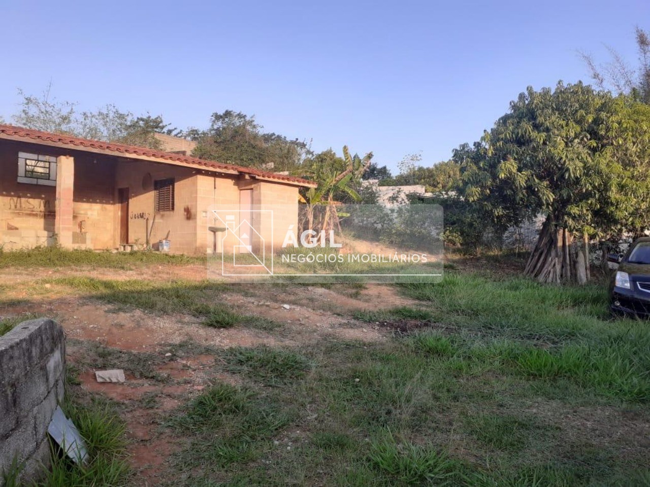 Vendo Chácara 1000m2 - 3 dormitórios - Chácaras Santa Maria - Jacareí