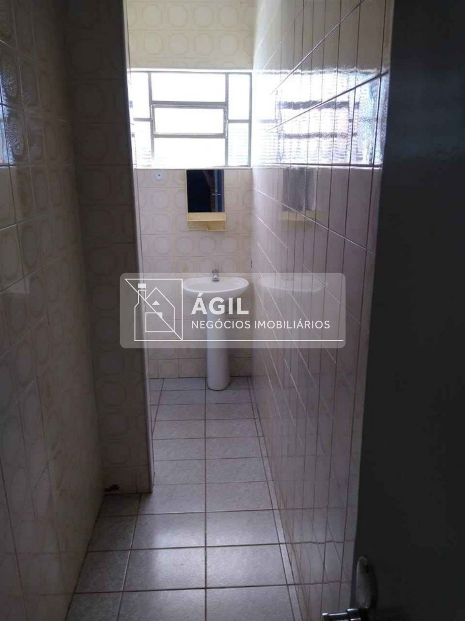 Alugo ponto comercial 200 m2 - cidade salvador - jacareí sp
