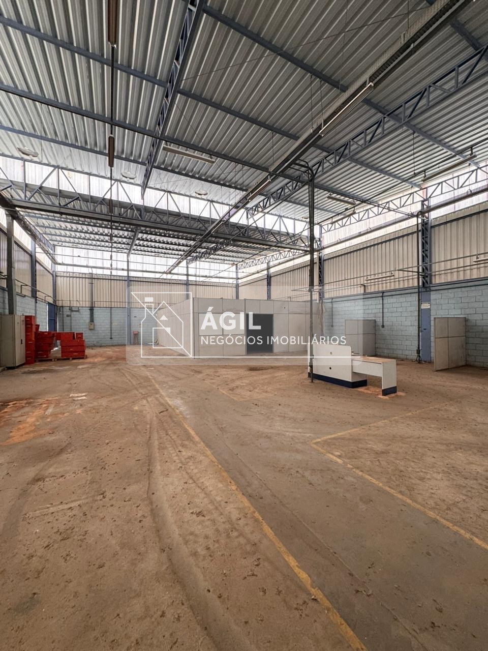 Alugo galpão 550m2 industrial - são josé dos campos