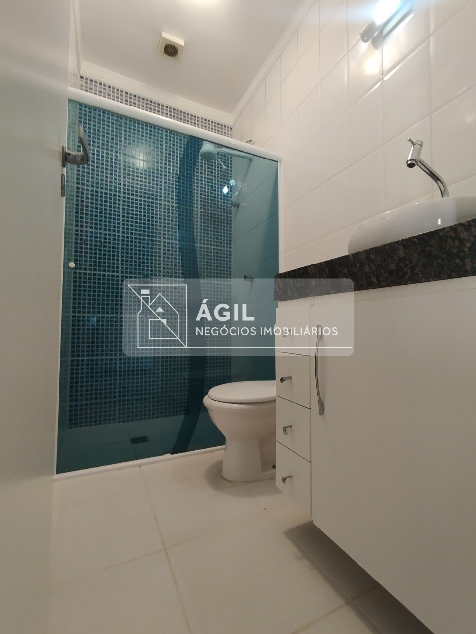 Vende-se casa no condomínio home & club- villa branca, jacar