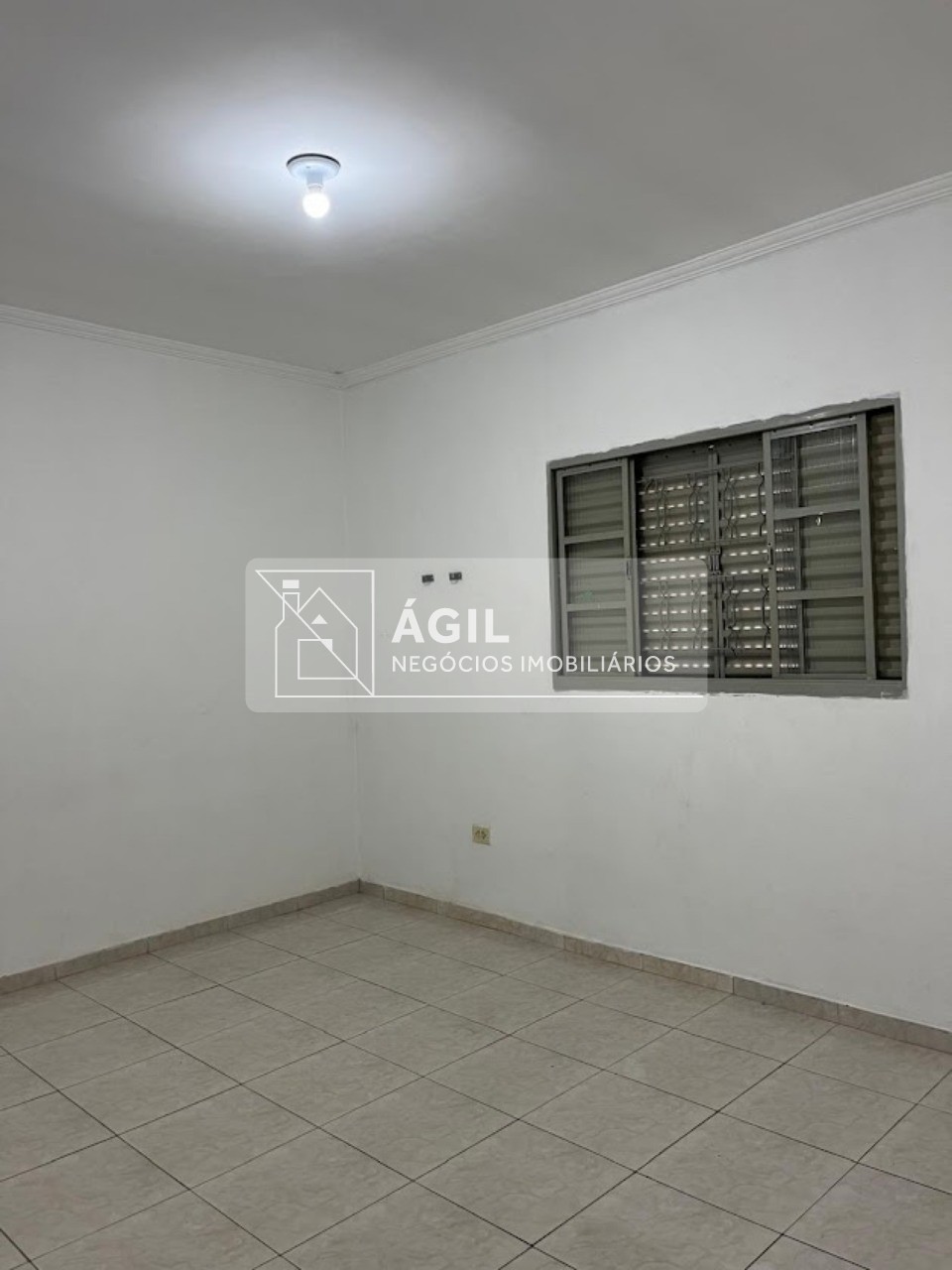 Vendo ou alugo sobrado 350 m2 - 3 dormitórios- bosque dos ip