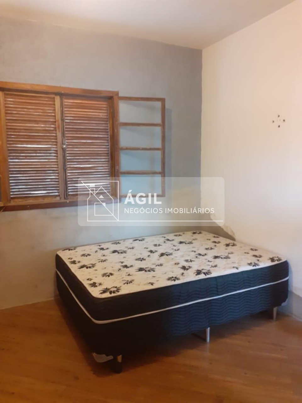Vendo Chácara 1000m2 - 3 dormitórios - Chácaras Santa Maria - Jacareí