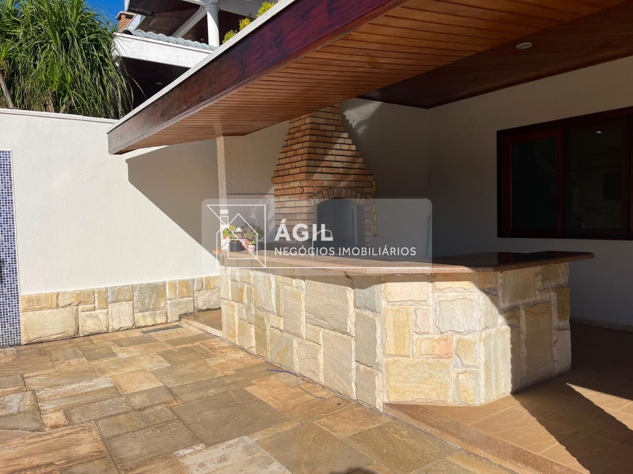 Alugo sobrado com 4 suites e piscina - sunset park aquarius 