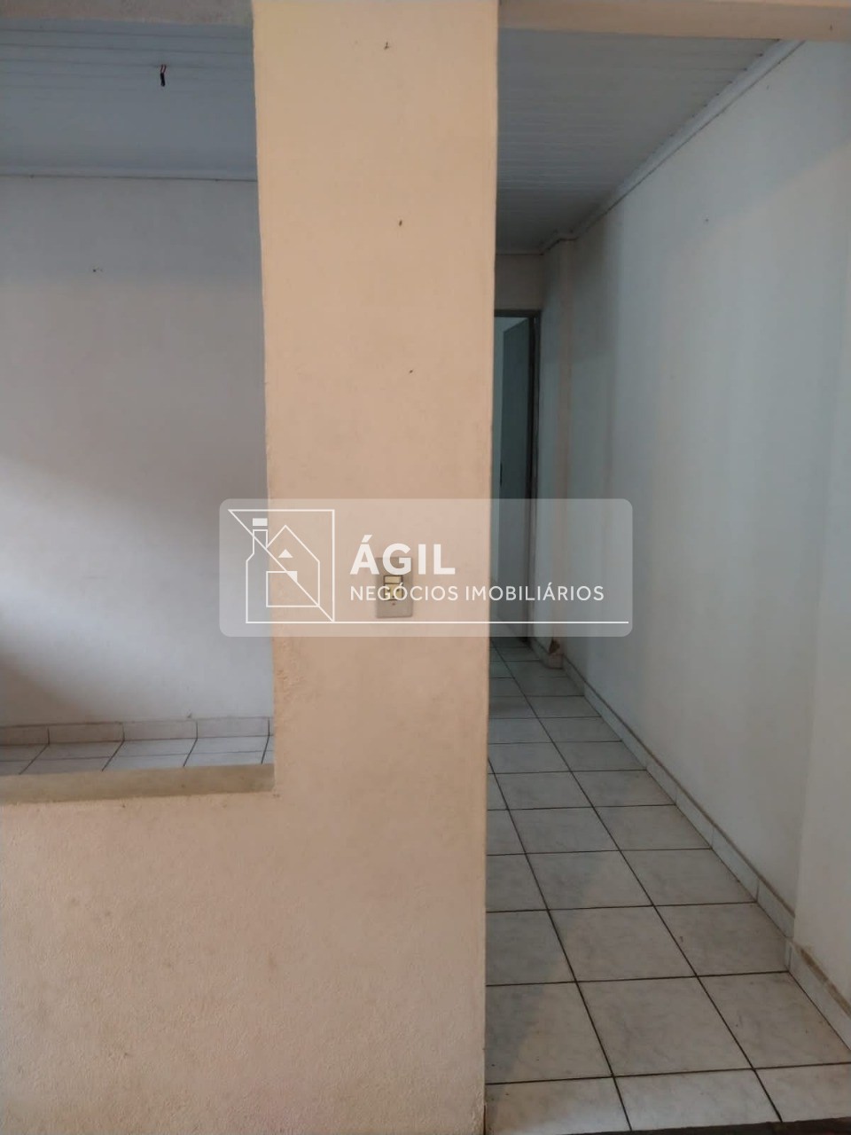 Vendo Casa Térrea 174 m2 de área construída - 3 dormitórios - Edícula - Jardim Paulista - São José dos Campos - SP
