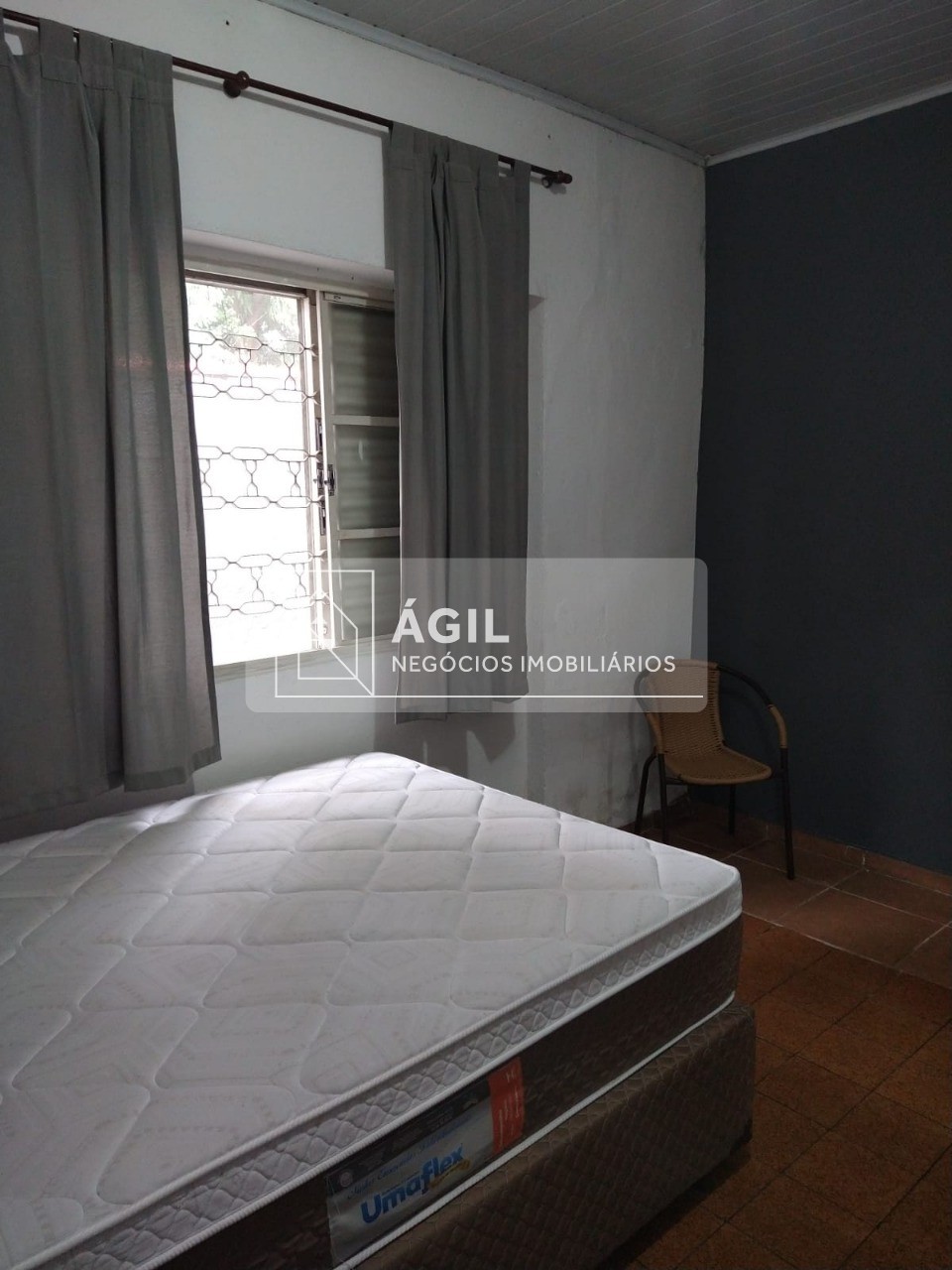 Vendo Casa Térrea 174 m2 de área construída - 3 dormitórios - Edícula - Jardim Paulista - São José dos Campos - SP