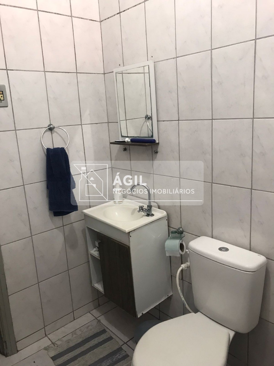 Alugo Casa Térrea 174 m2 de área construída - 3 dormitórios - Edícula - Jardim Paulista - São José dos Campos - SP