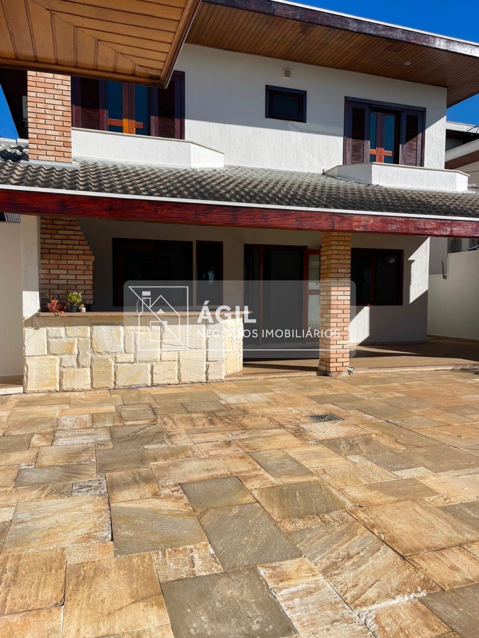 Alugo sobrado com 4 suites e piscina - sunset park aquarius 