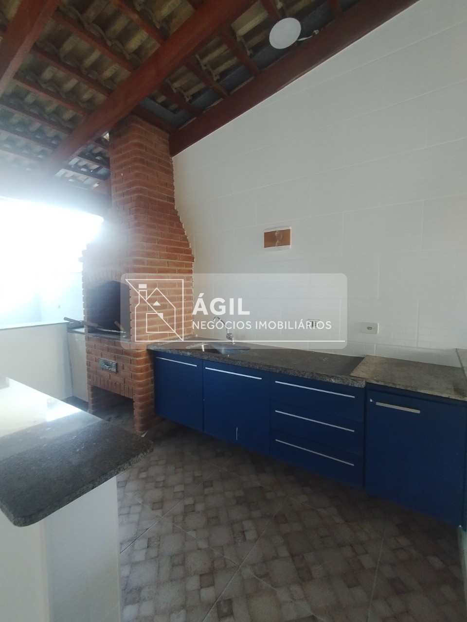 Vende-se Casa no Condomínio Home & Club- Villa Branca, Jacareí/SP