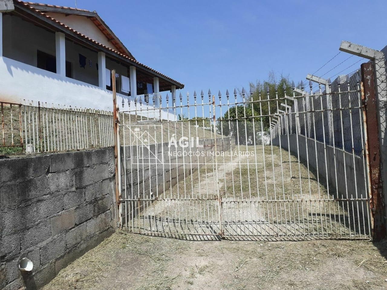 Vendo Chácara 1000m2 - 3 dormitórios - Chácaras Santa Maria - Jacareí