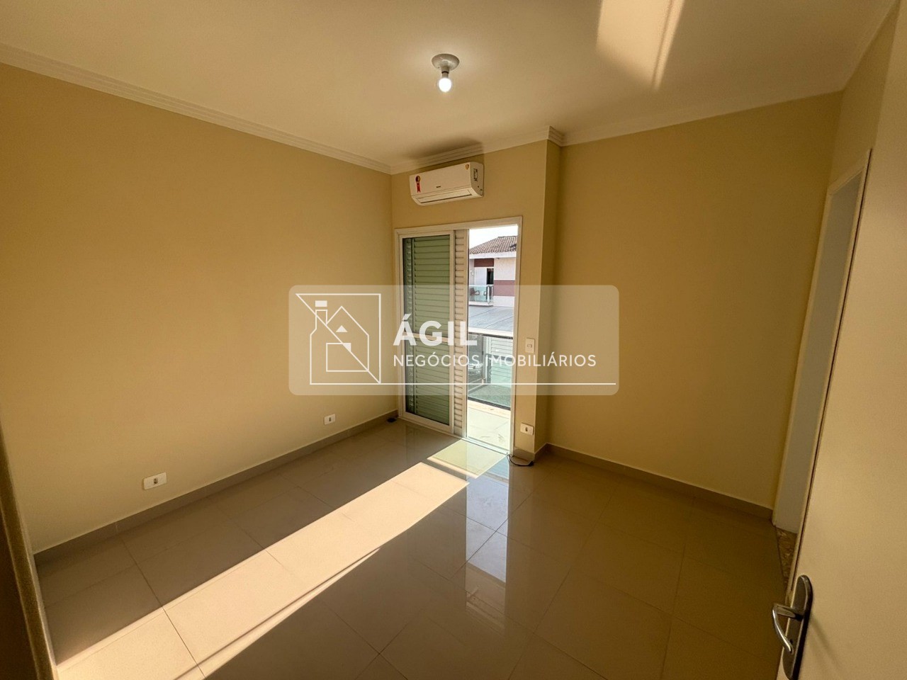 Vendo sobrado 99 m2 - 3 dormitórios - jardim santa maria - j