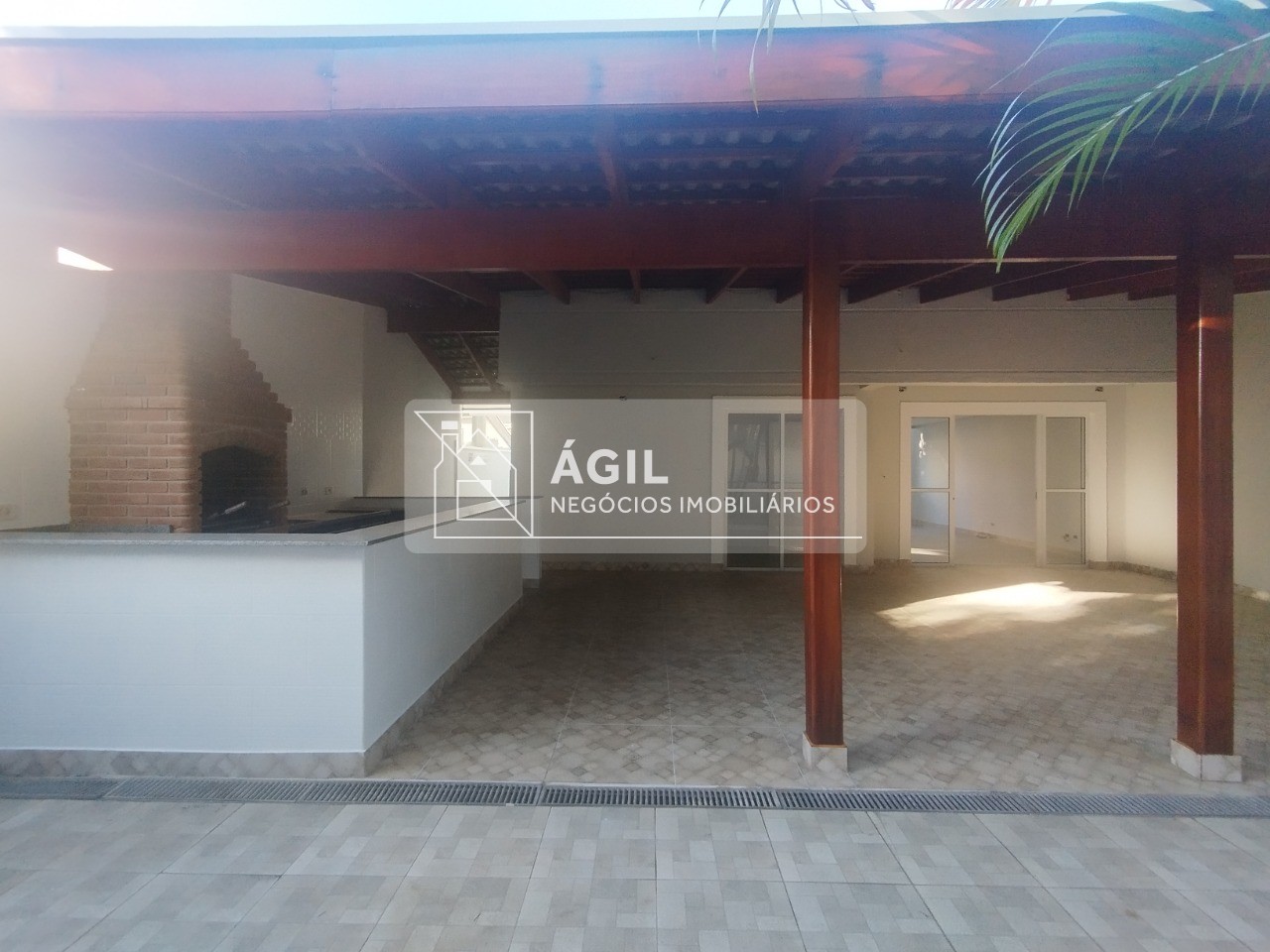 Vende-se Casa no Condomínio Home & Club- Villa Branca, Jacareí/SP