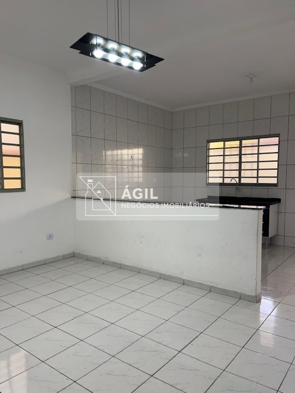 Vendo ou alugo sobrado 350 m2 - 3 dormitórios- bosque dos ip