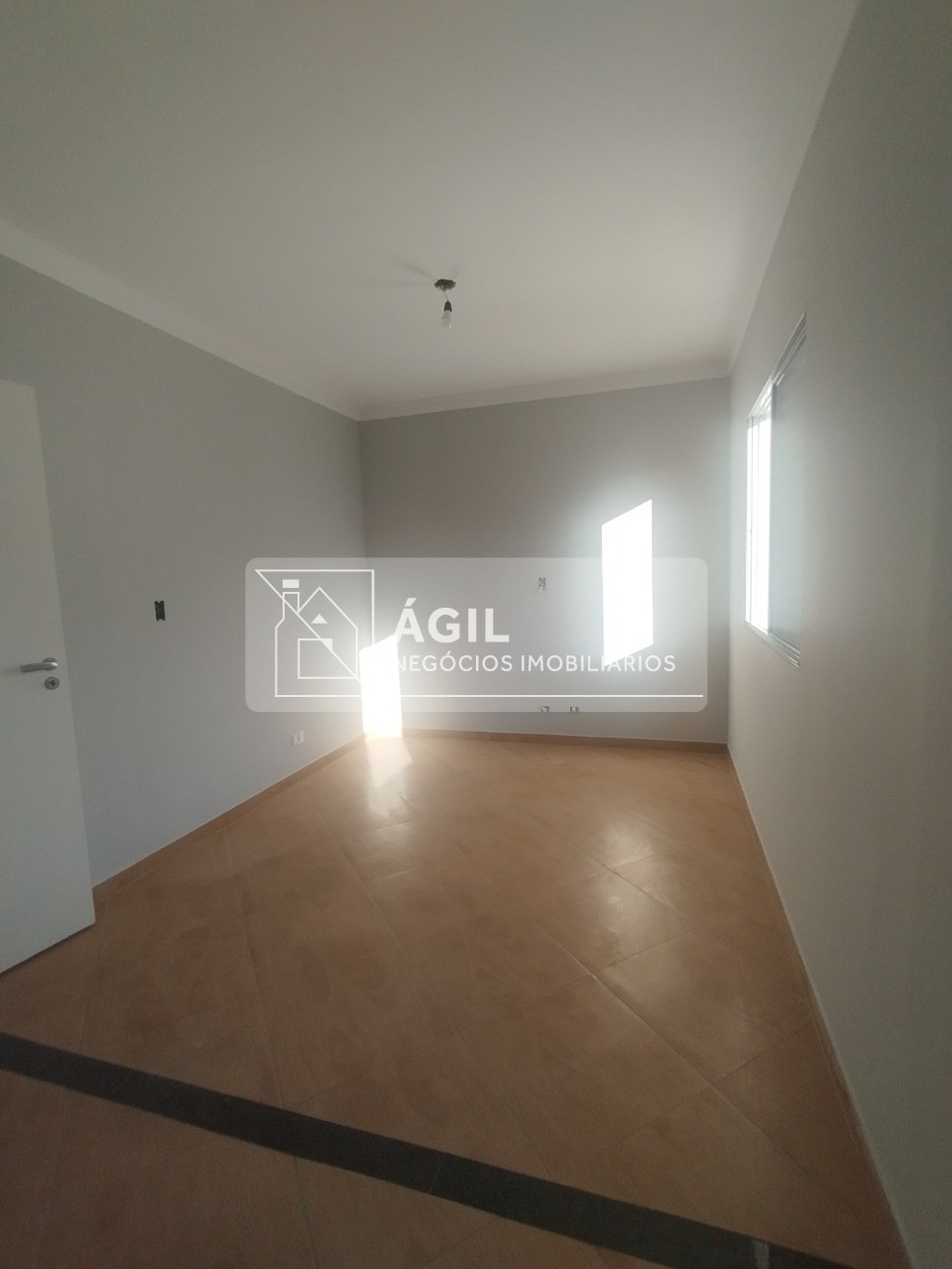 Vende-se casa no condomínio home & club- villa branca, jacar