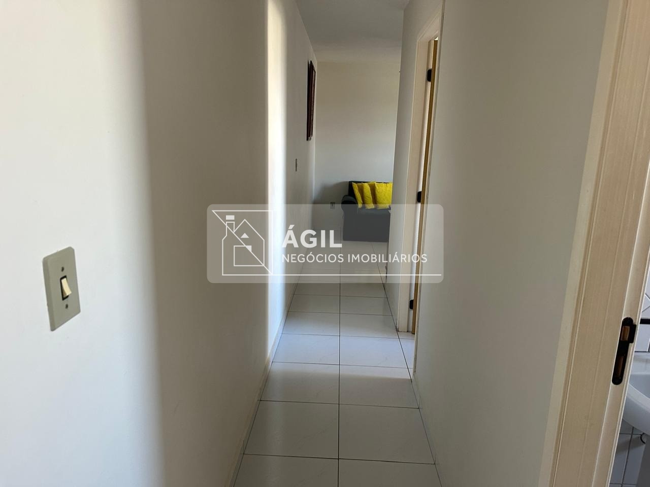 Alugo apartamento 51 m2 - 2 dormitórios - condominio colinas