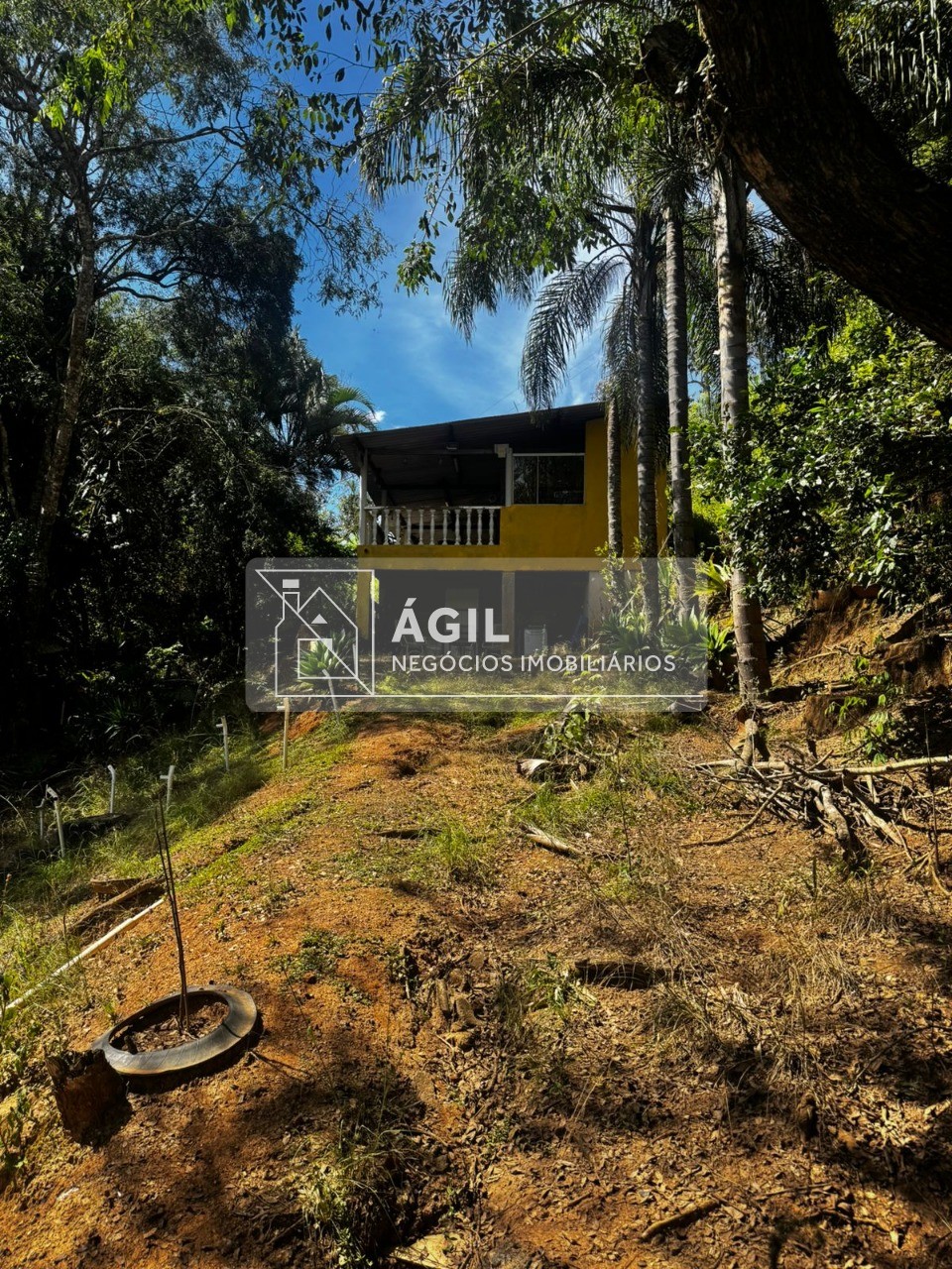 Vendo Chácara em Santa Branca pé na água - 2 DORMITÓRIOS - UM PARAÍSO.