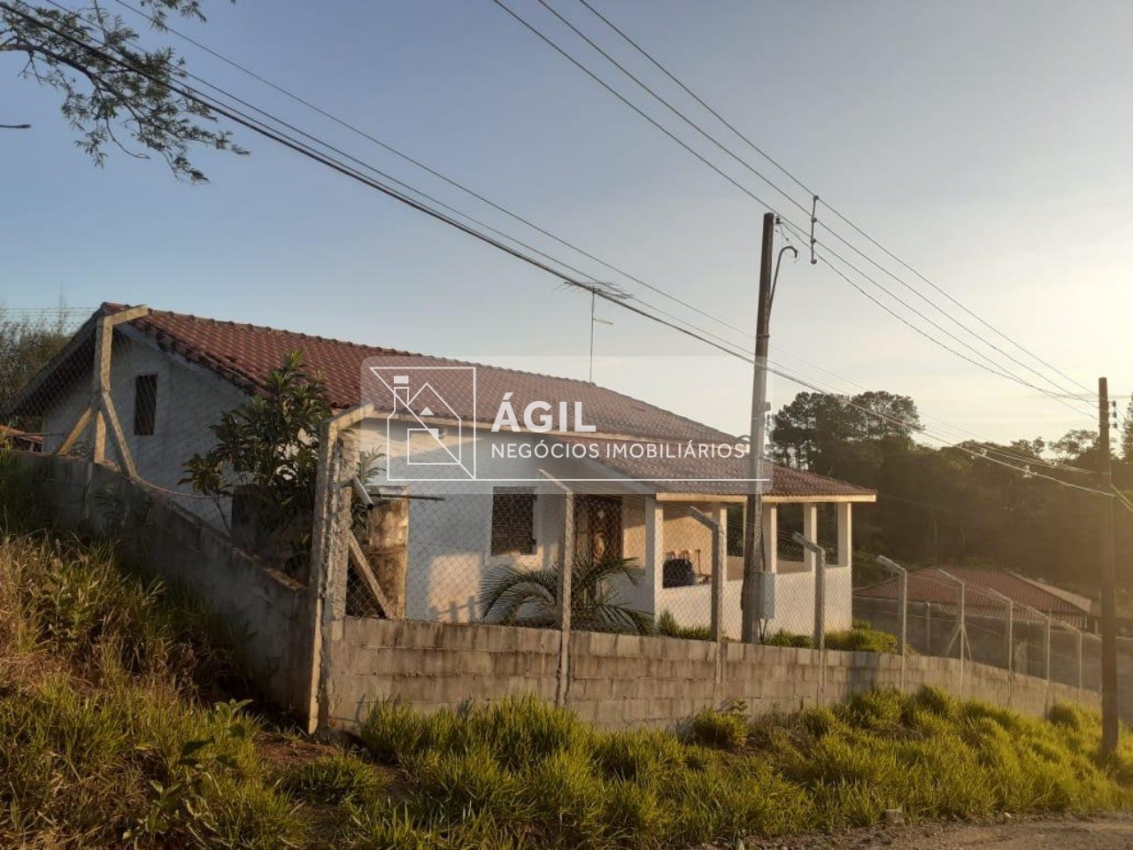 Vendo Chácara 1000m2 - 3 dormitórios - Chácaras Santa Maria - Jacareí