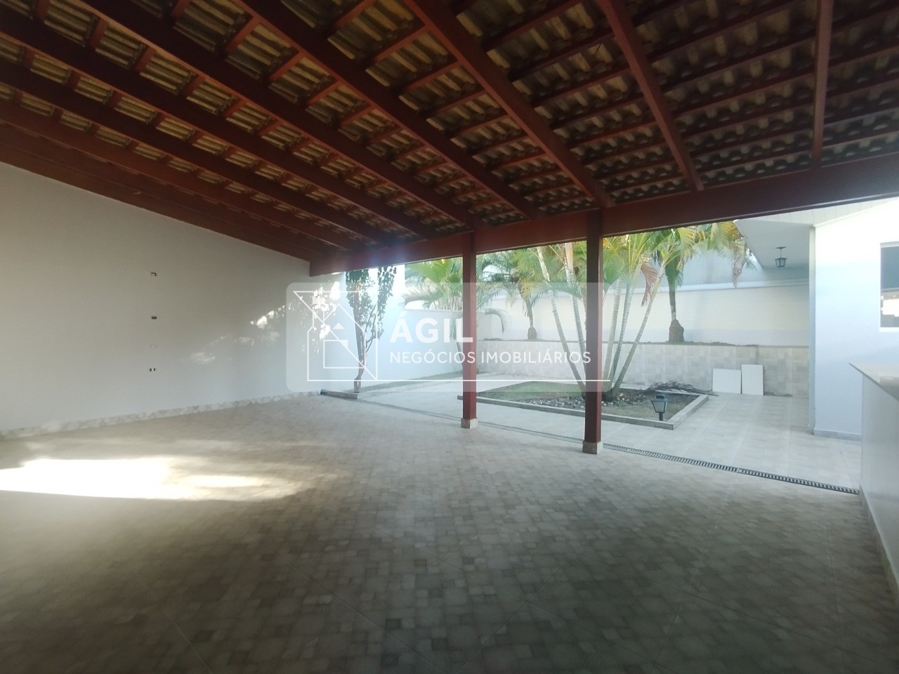 Vende-se Casa no Condomínio Home & Club- Villa Branca, Jacareí/SP