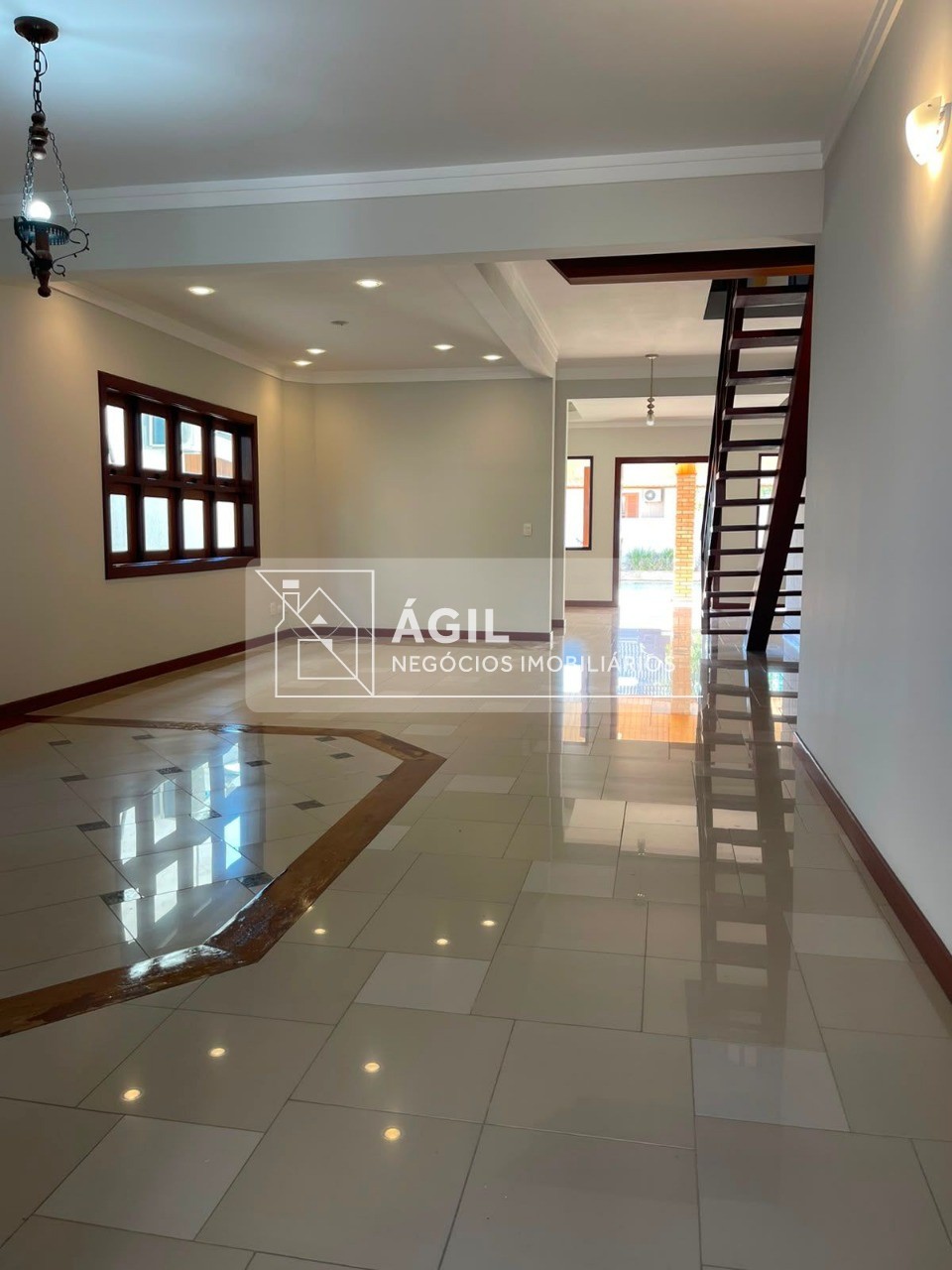 Alugo sobrado com 4 suites e piscina - sunset park aquarius 
