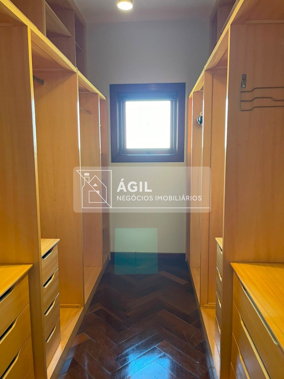 Alugo sobrado com 4 suites e piscina - sunset park aquarius 