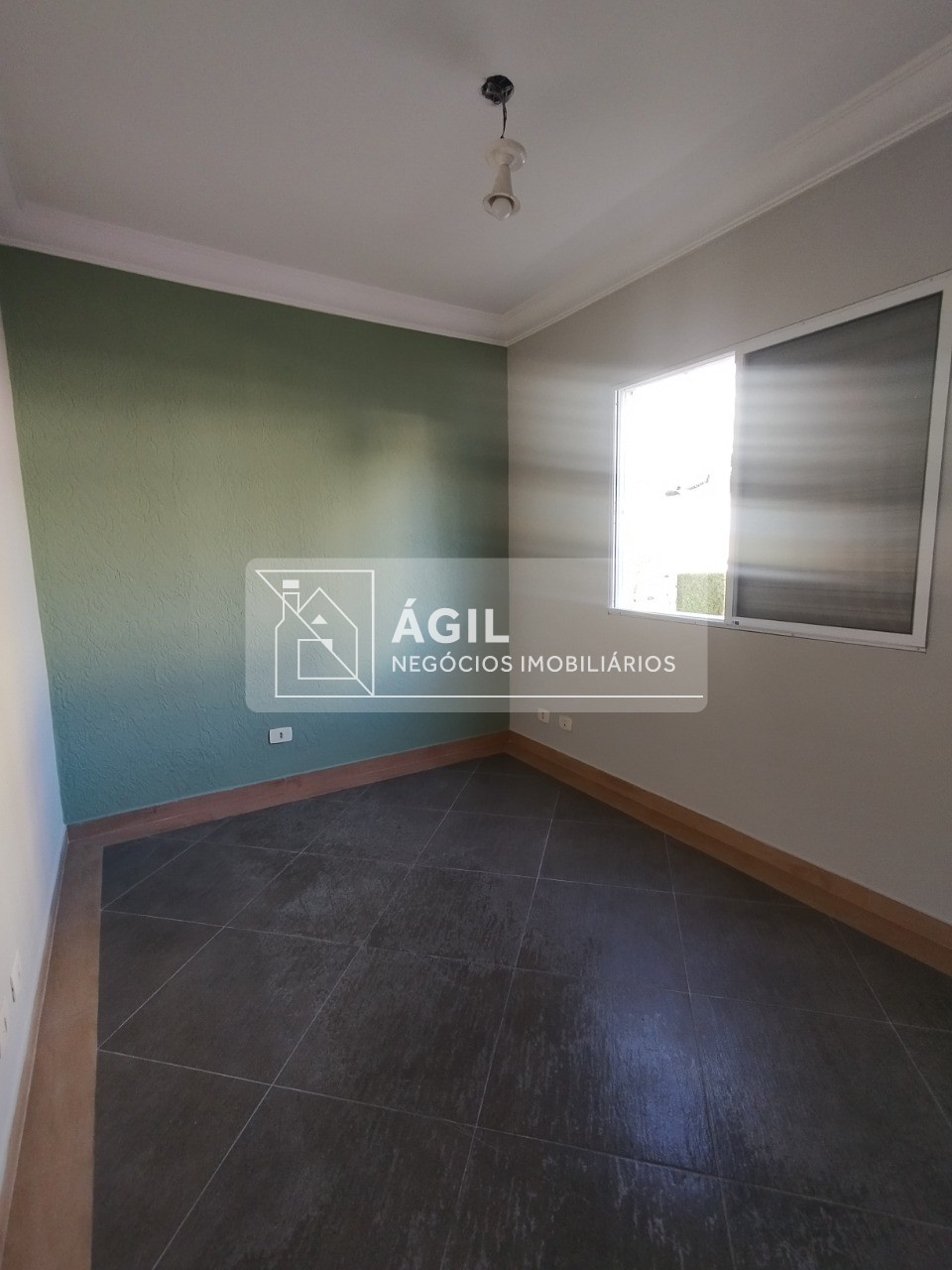 Vende-se casa no condomínio home & club- villa branca, jacar