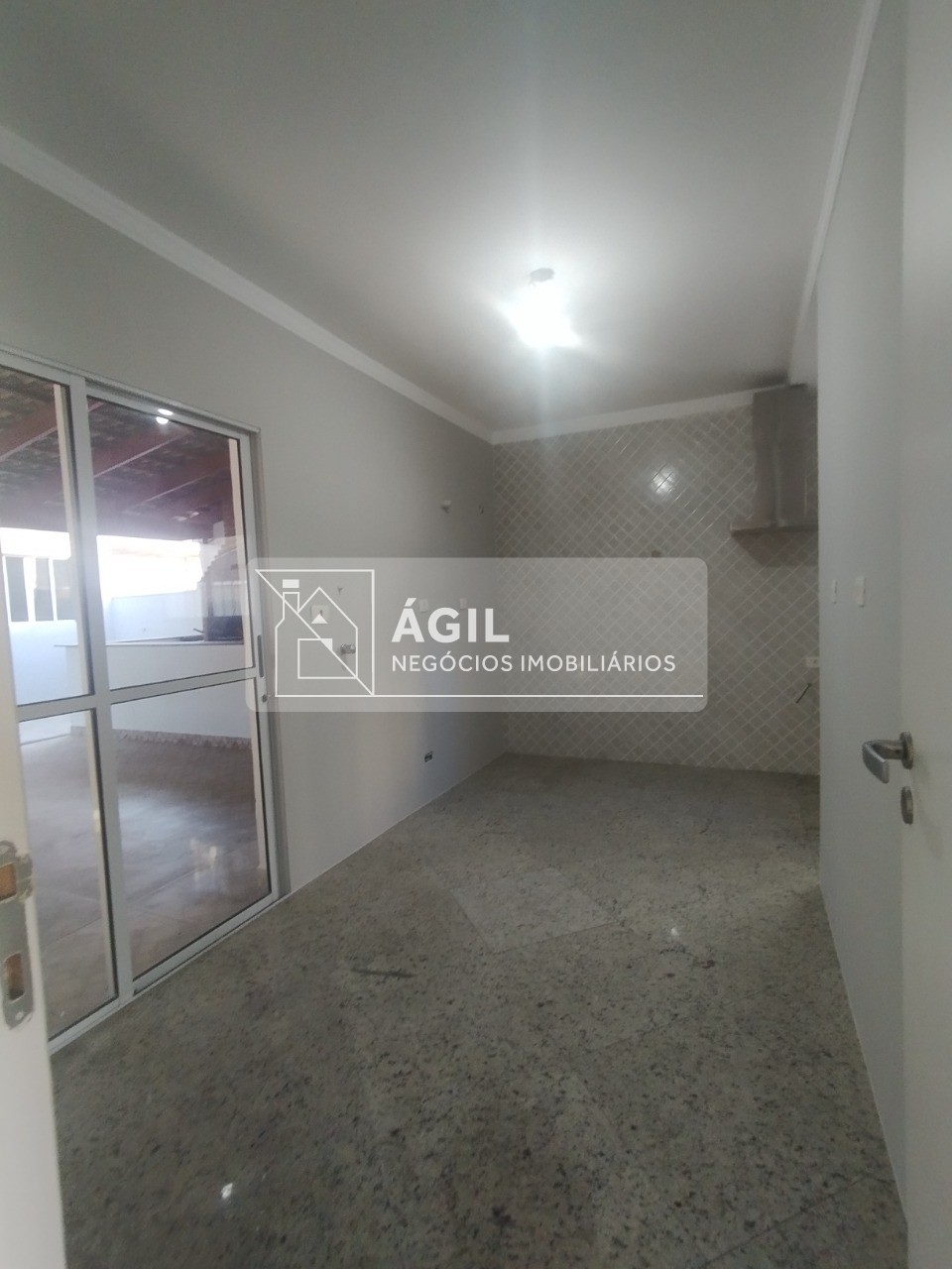 Vende-se Casa no Condomínio Home & Club- Villa Branca, Jacareí/SP