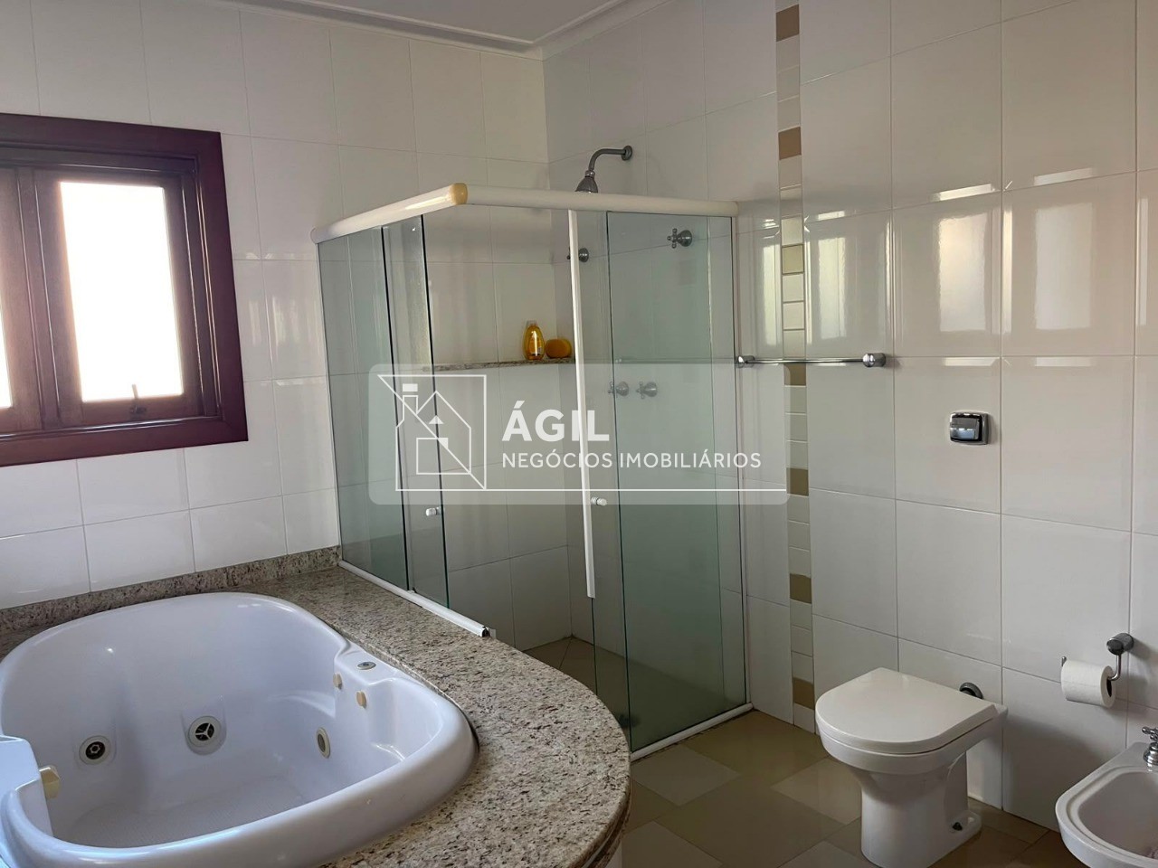 Alugo sobrado com 4 suites e piscina - sunset park aquarius 
