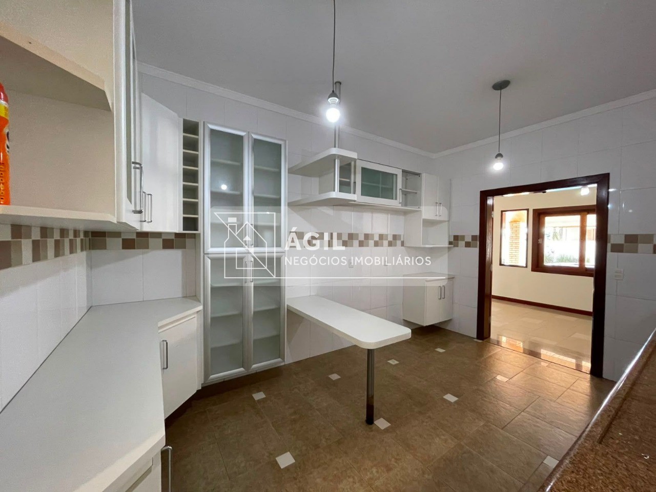Alugo sobrado com 4 suites e piscina - sunset park aquarius 