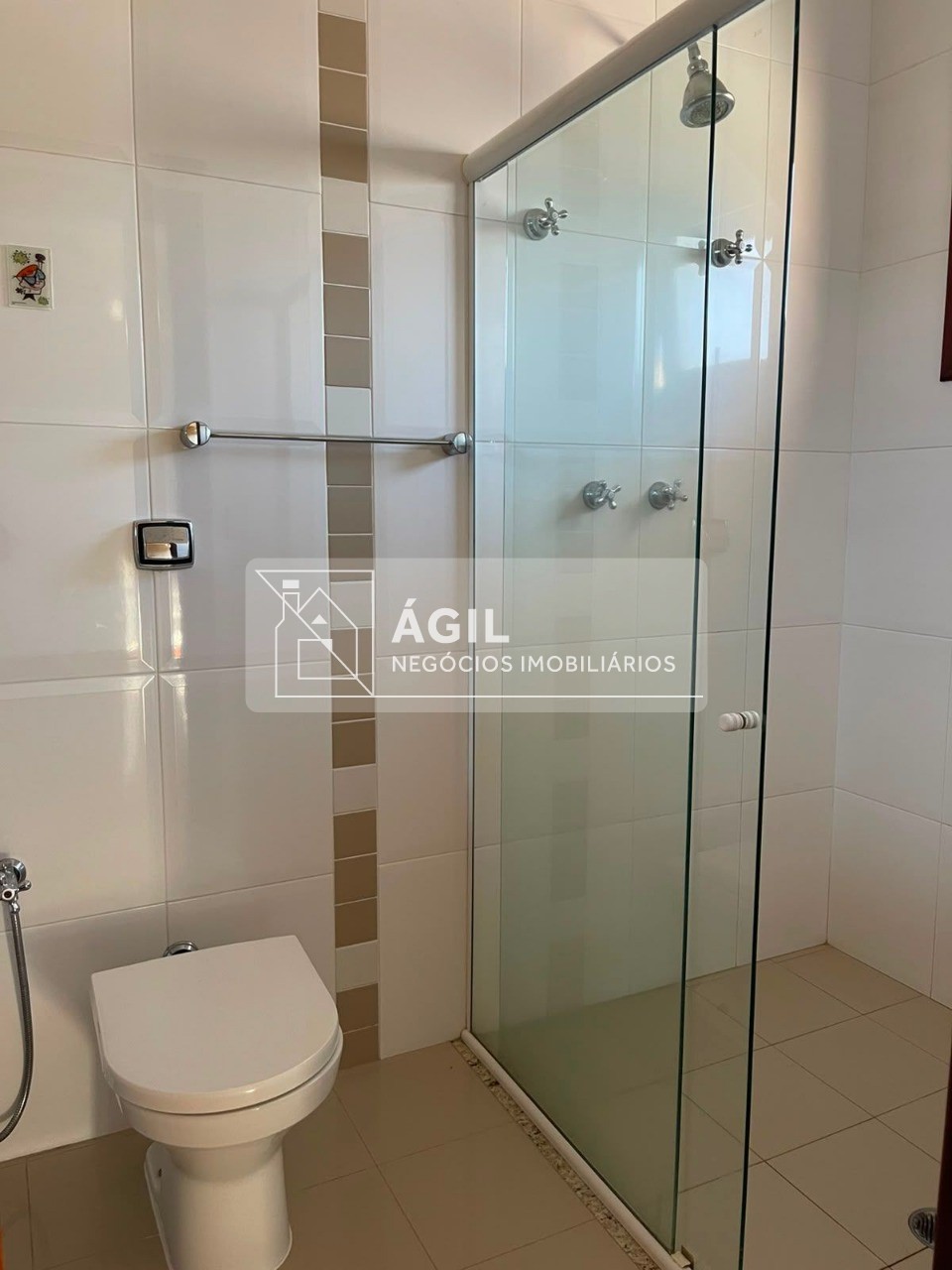 Alugo sobrado com 4 suites e piscina - sunset park aquarius - são josé dos campos