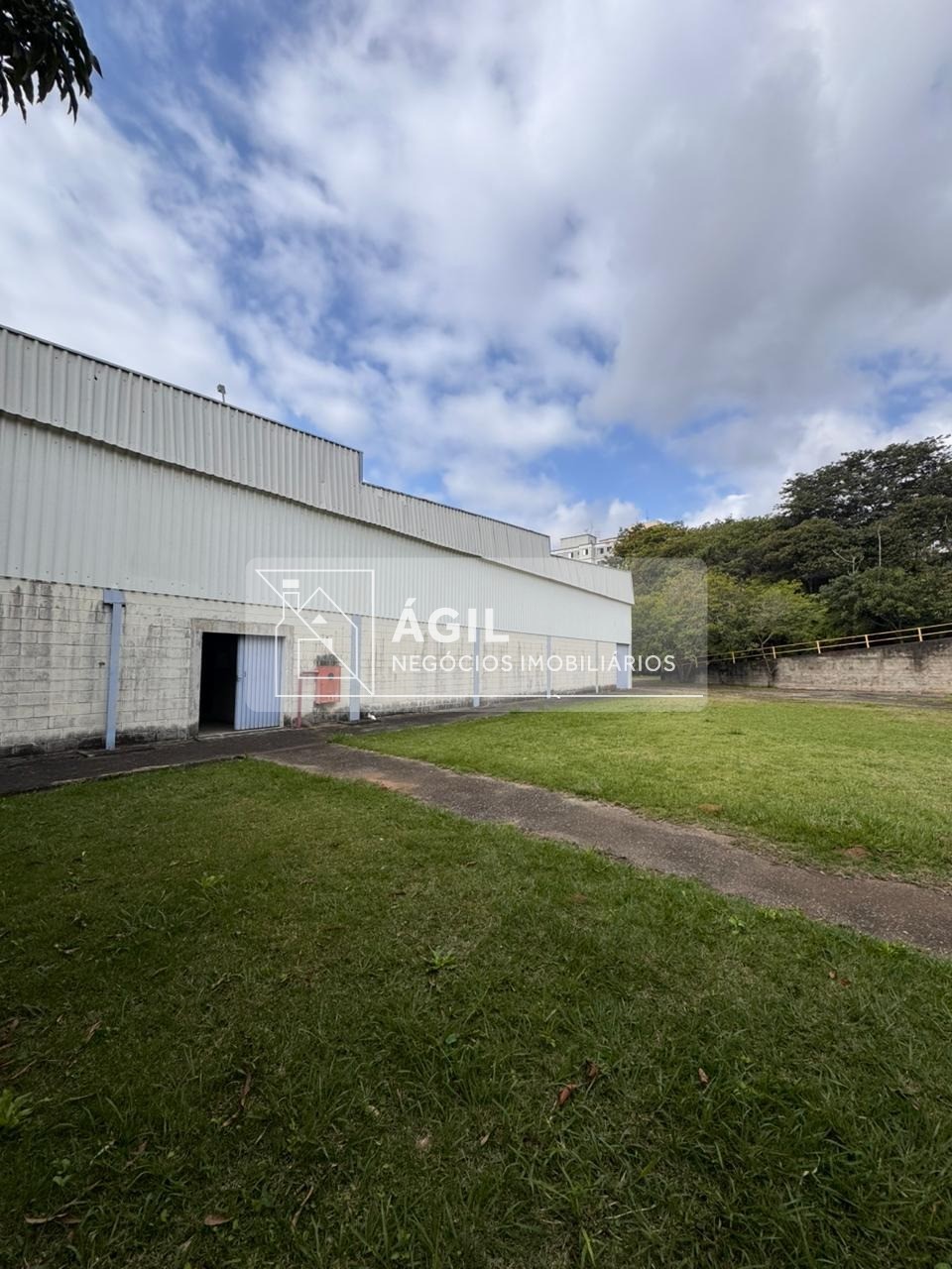 Alugo galpão 550m2 industrial - são josé dos campos