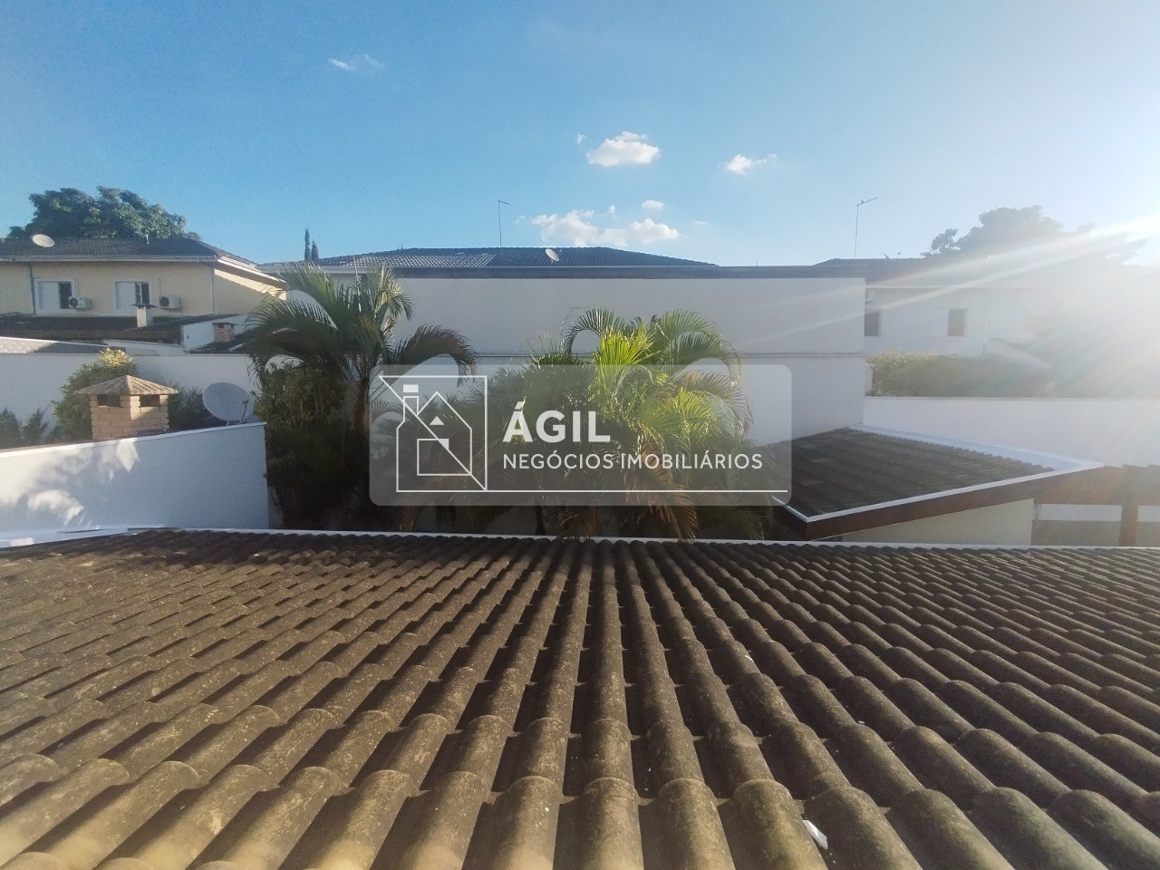 Vende-se casa no condomínio home & club- villa branca, jacar