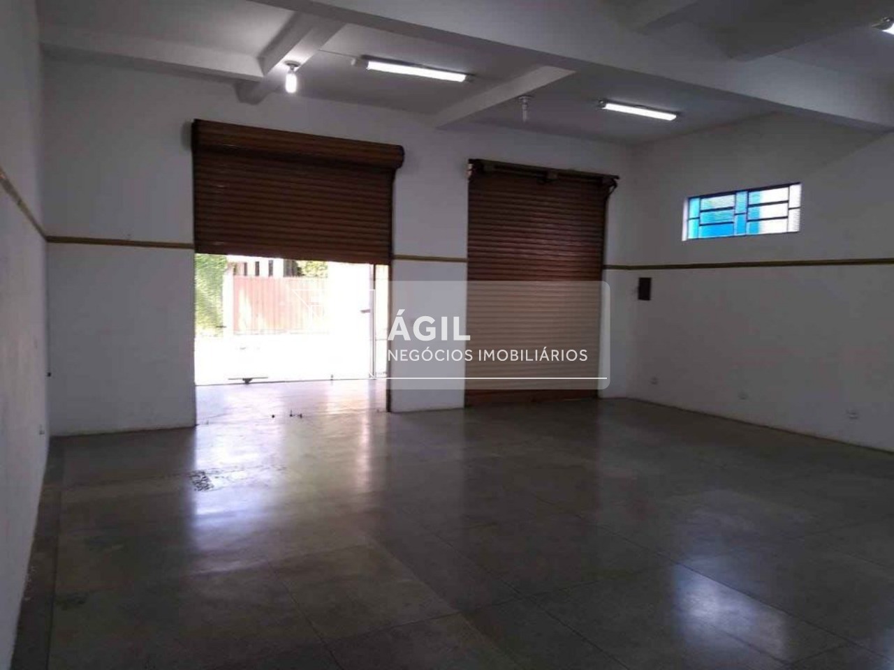 Alugo ponto comercial 200 m2 - cidade salvador - jacareí sp