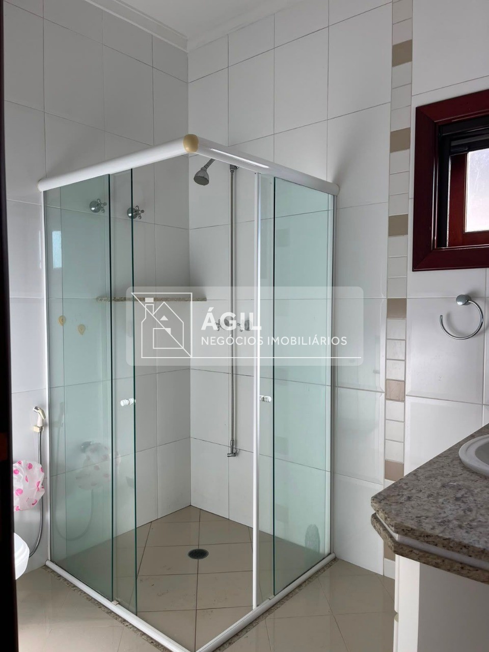 Alugo sobrado com 4 suites e piscina - sunset park aquarius - são josé dos campos