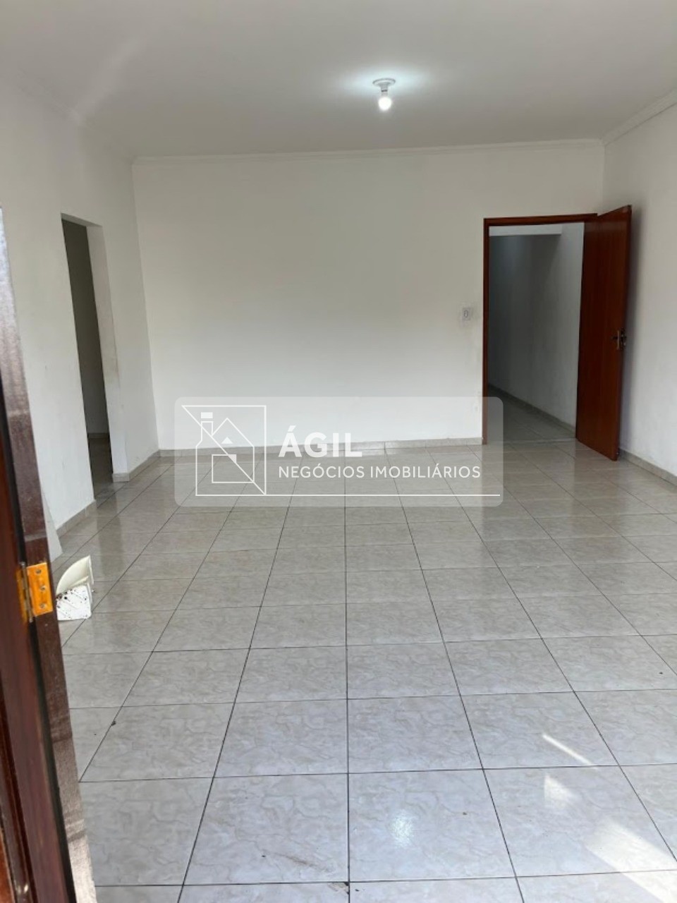 Vendo ou alugo sobrado 350 m2 - 3 dormitórios- bosque dos ip