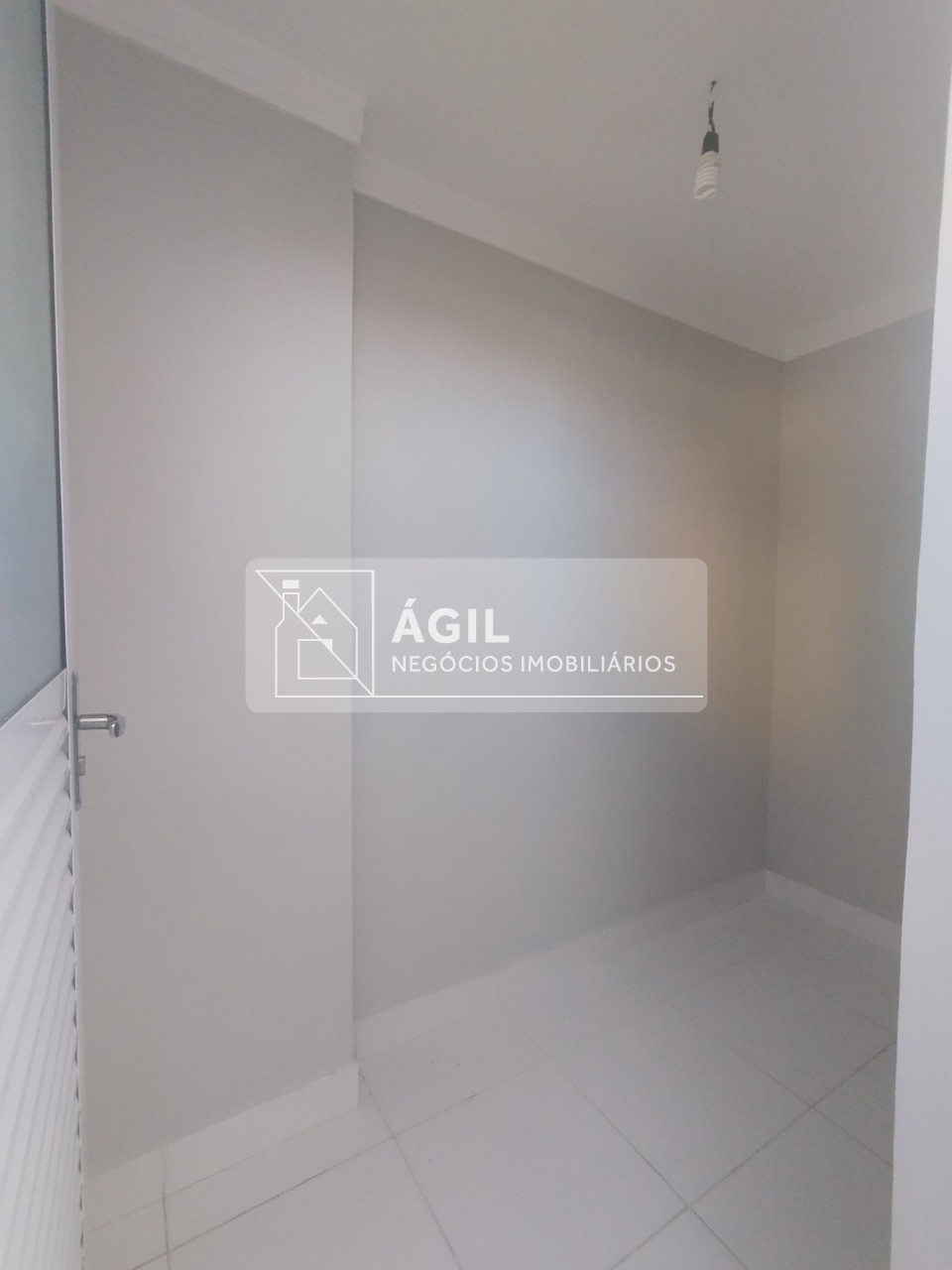Vende-se Casa no Condomínio Home & Club- Villa Branca, Jacareí/SP