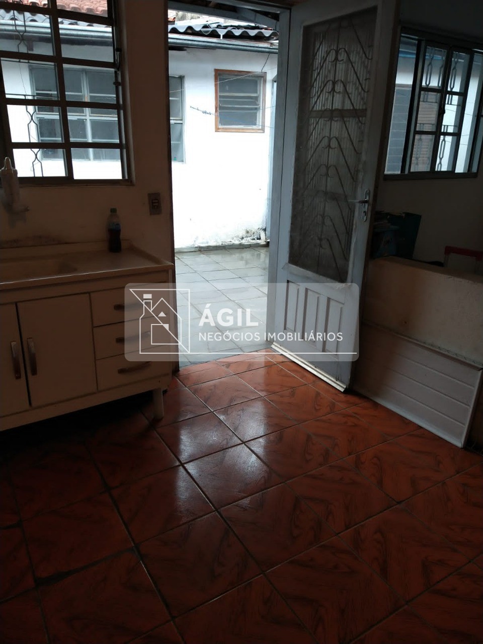 Alugo Casa Térrea 174 m2 de área construída - 3 dormitórios - Edícula - Jardim Paulista - São José dos Campos - SP