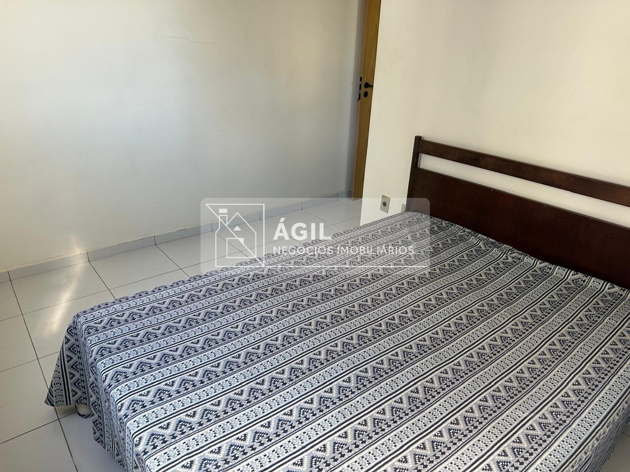 Alugo apartamento 51 m2 - 2 dormitórios - condominio colinas