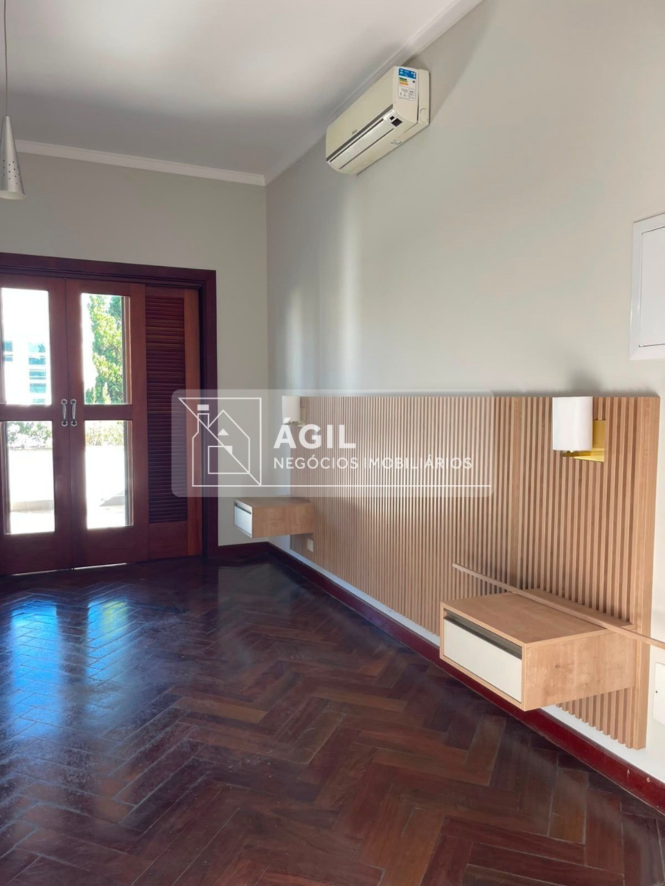 Alugo sobrado com 4 suites e piscina - sunset park aquarius 