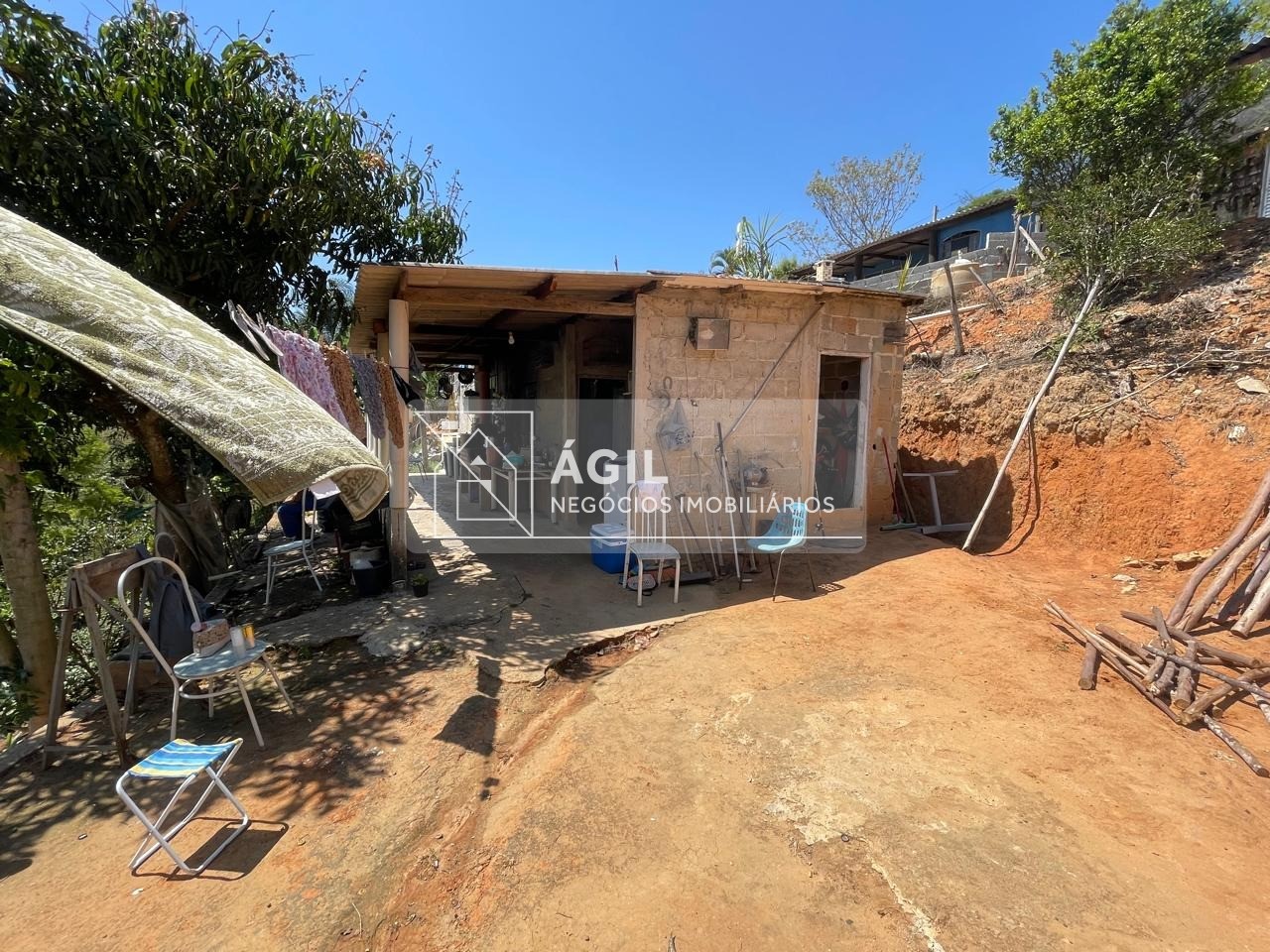 Vendo Chácara em Santa Branca pé na água - 2 DORMITÓRIOS - UM PARAÍSO.