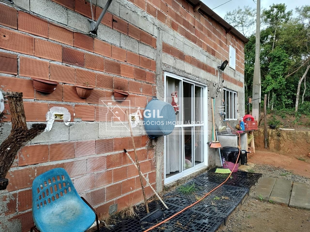 Vendo Chácara em Santa Branca pé na água - 2 DORMITÓRIOS - UM PARAÍSO.