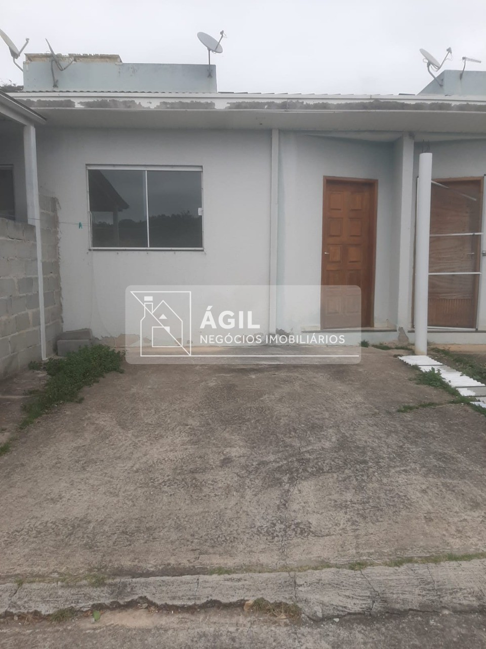Alugo Casa Térrea 2 dormitórios - Pousada do Vale - Zona Leste SJC